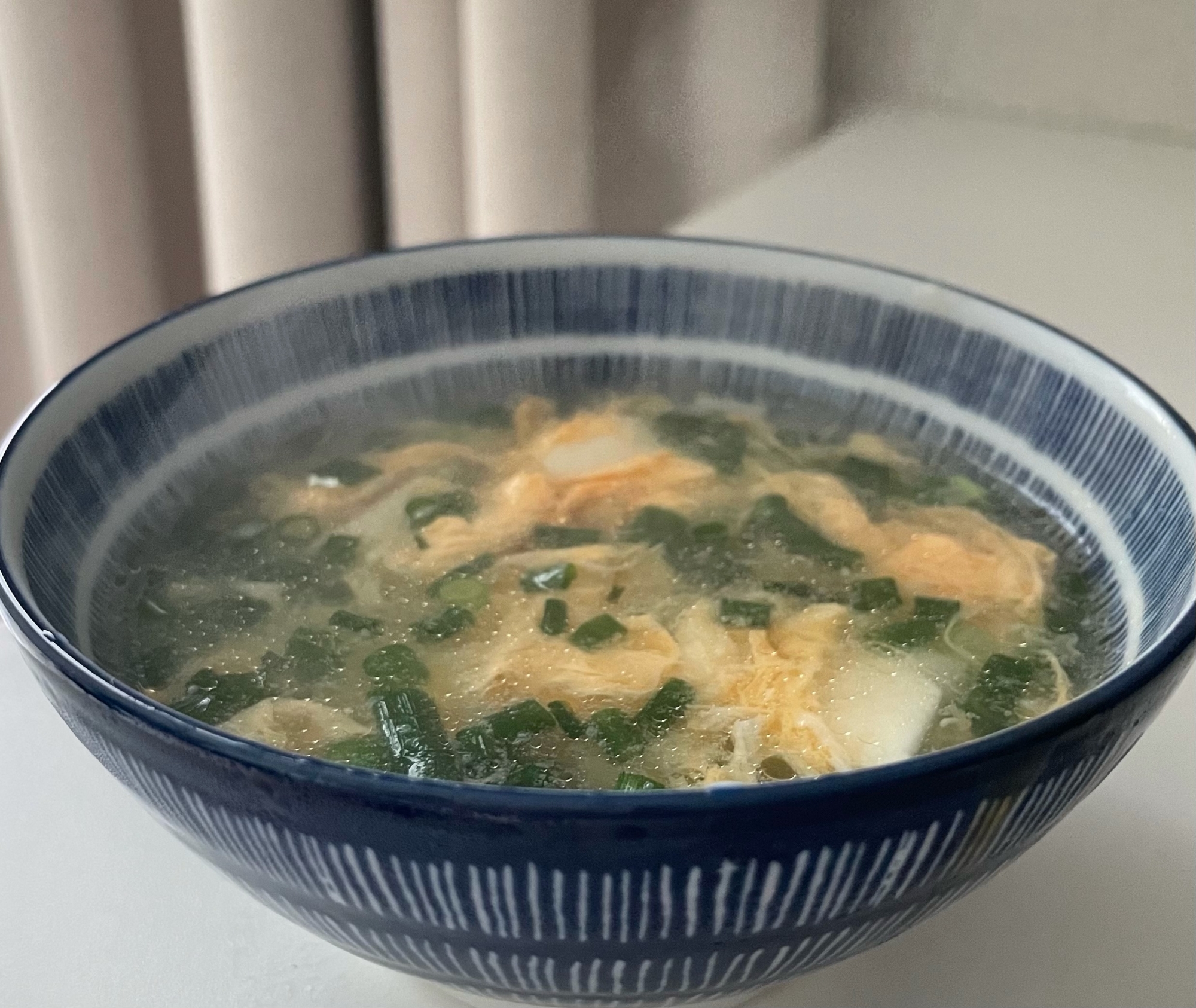 豆腐、青ネギ、卵のスープ