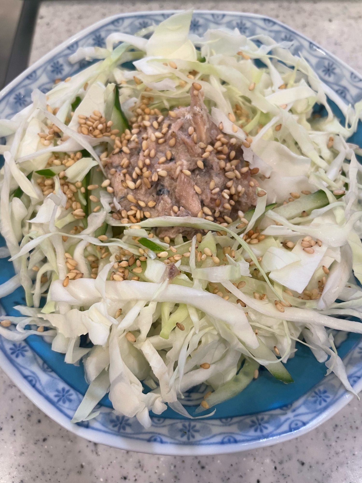 キャベツとサバ缶の手抜きサラダ⭐️