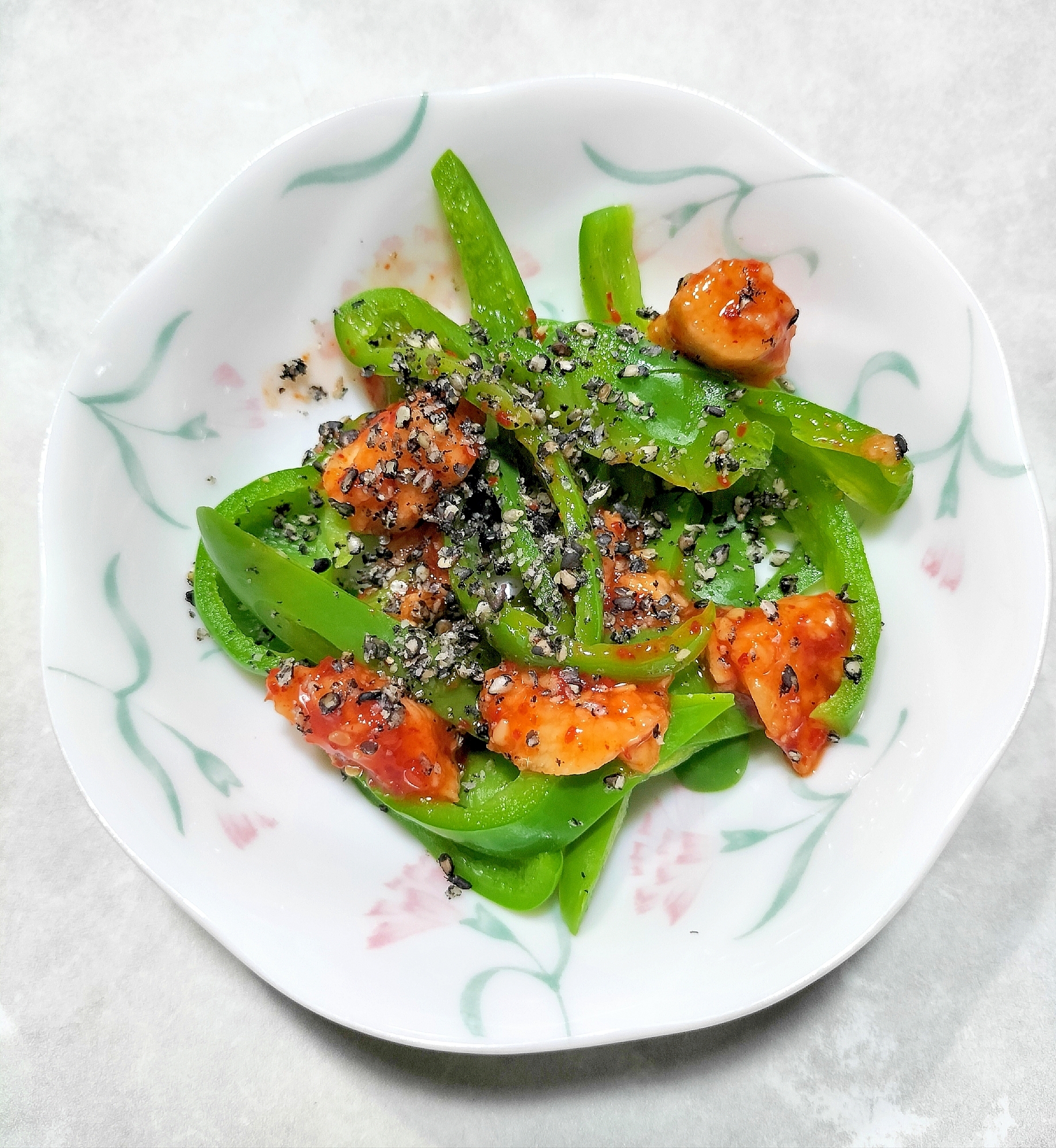 ピーマンと長芋キムチの胡麻和え