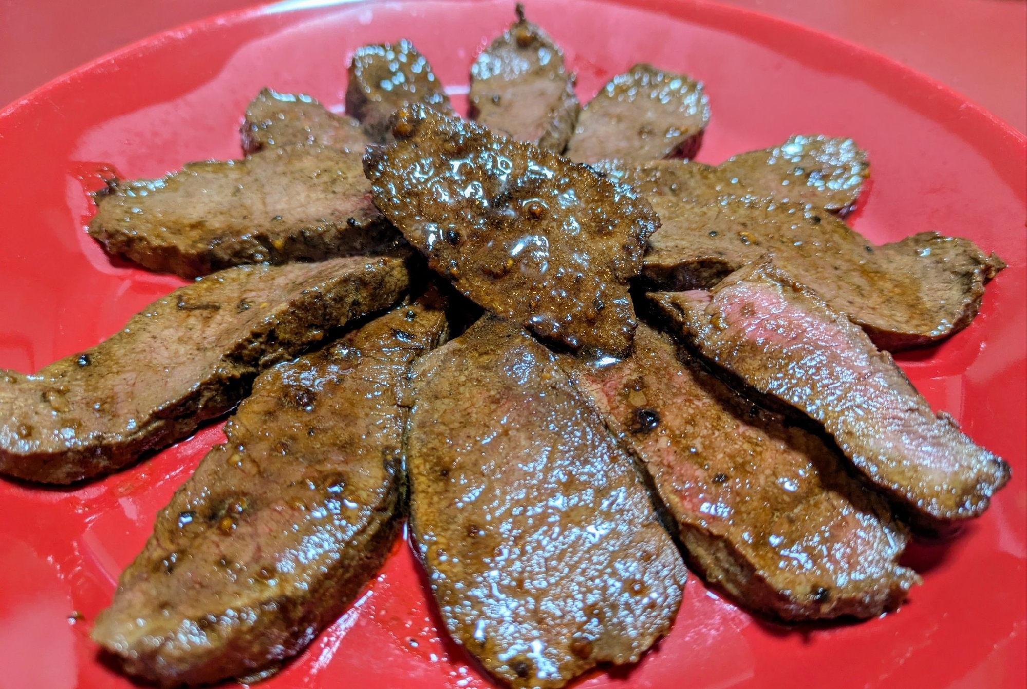 鹿肉のステーキ　バルサミコと醤油のソース