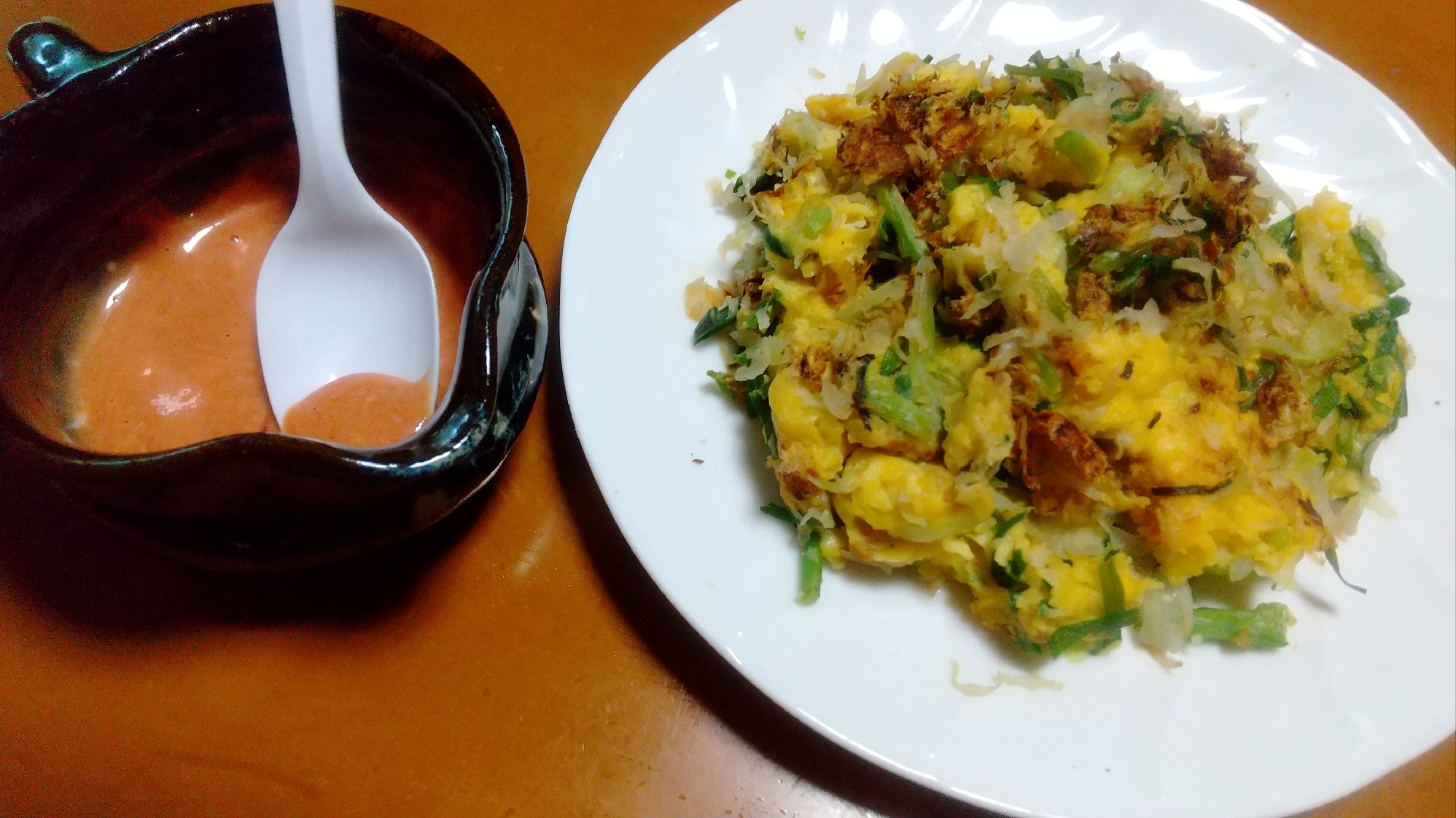 オーロラソースでどうぞ！ふわふわ野菜たまご焼き
