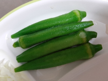 簡単で、さっぱりしててとてもおいしく何本でも食べれそうでした！お弁当の彩りにも最適！