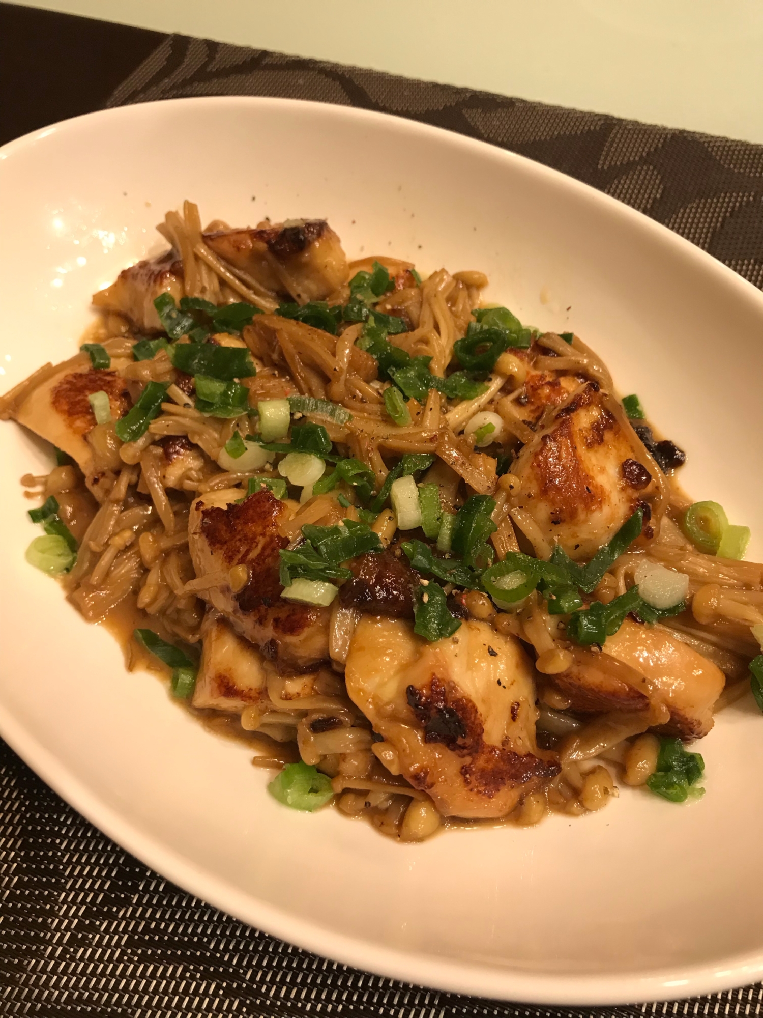 えのきと鶏胸肉のバター醤油炒め