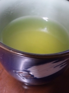 こんばんわ☆
甘い緑茶も結構イケてたけど塩緑茶さっぱりしていて～好み☆夏だったらもっとよかったのかな（笑）
また飲みたいなって思いますね（＾－＾）
ご馳走様♪