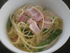 アスパラとベーコンのクリームパスタ