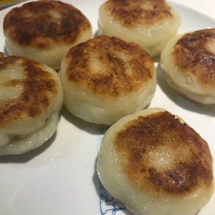 餃子の具の残りdeこんがりポテト餅まんじゅう