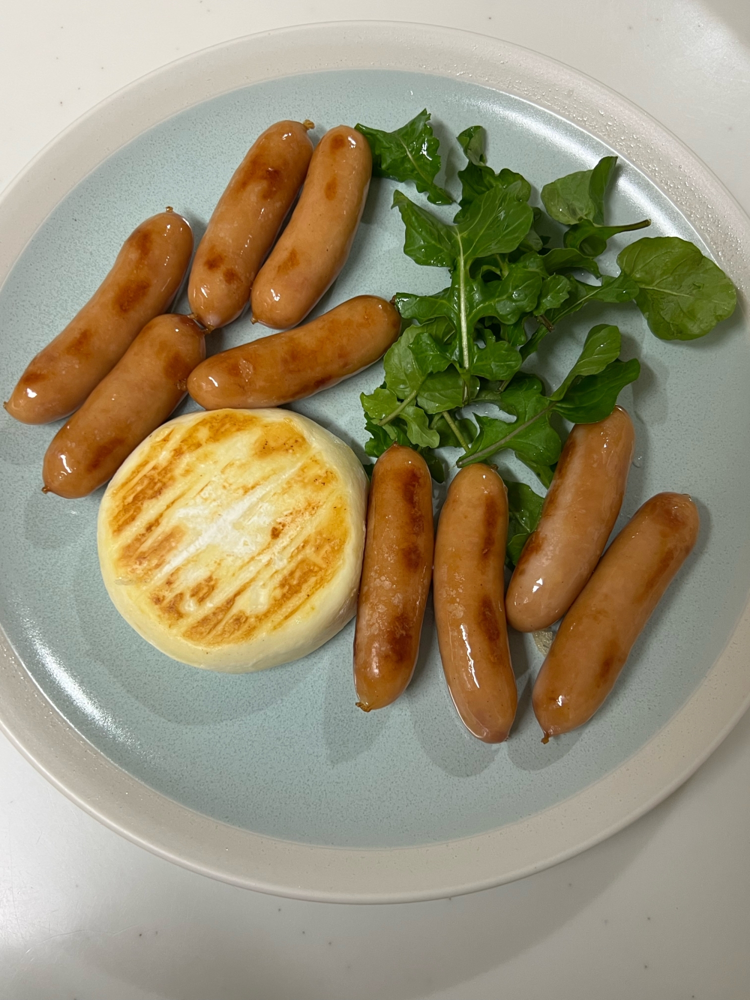 トミーノチーズとソーセージのグリル