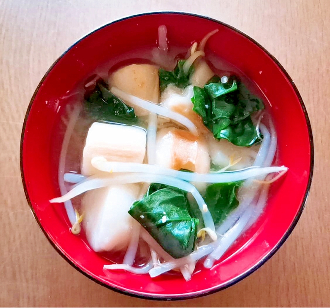 ほうれん草と麩ともやしの味噌汁