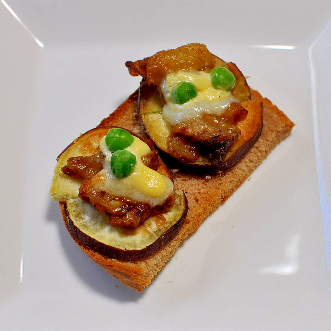 焼き芋＆鶏皮の焼鳥deマヨチーズトースト