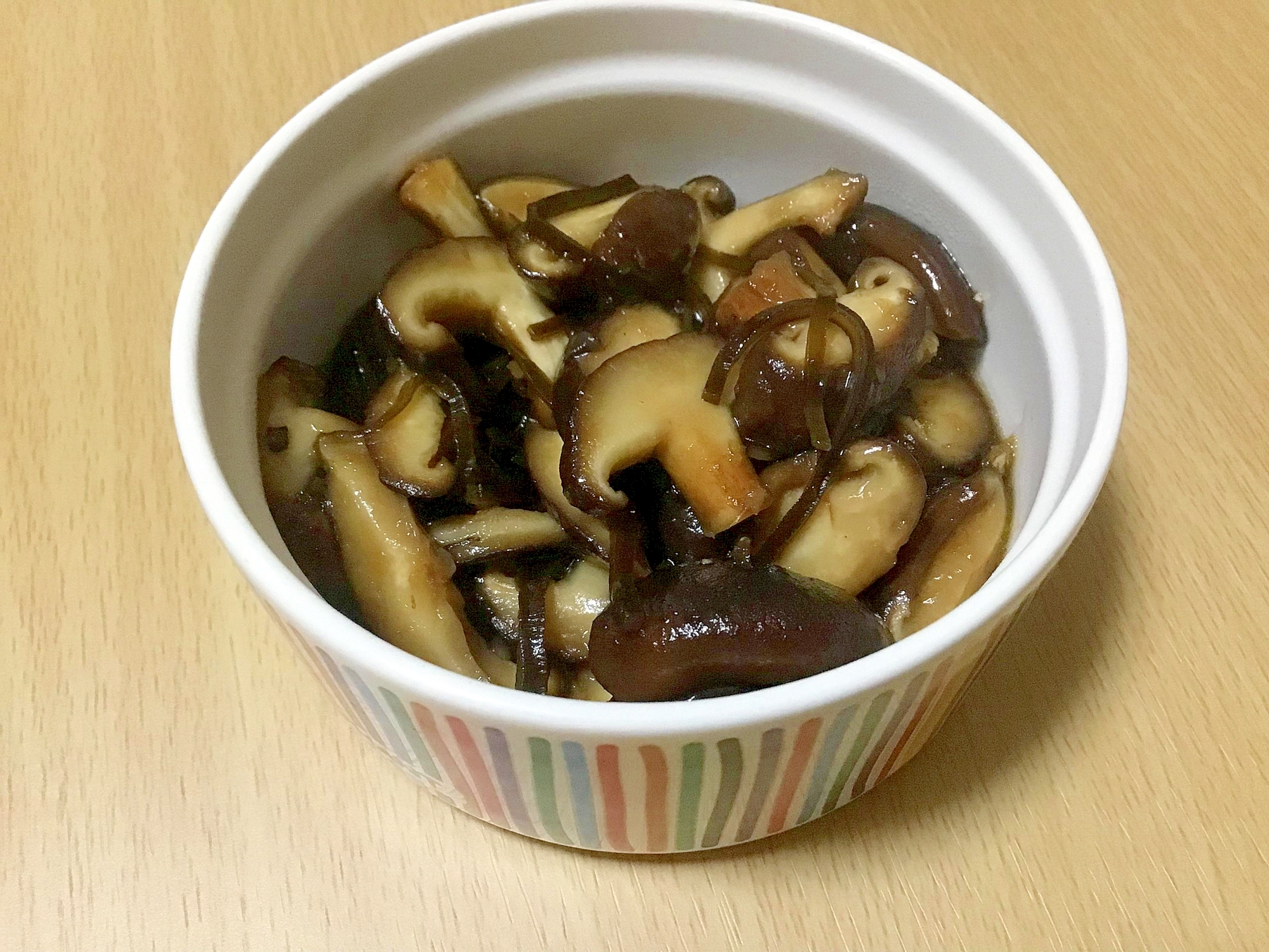 簡単ご飯がすすむ　塩昆布椎茸の旨煮