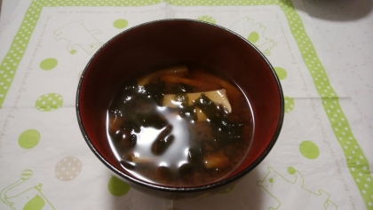 簡単なのにお出汁たっぷり♪きのこのお味噌汁