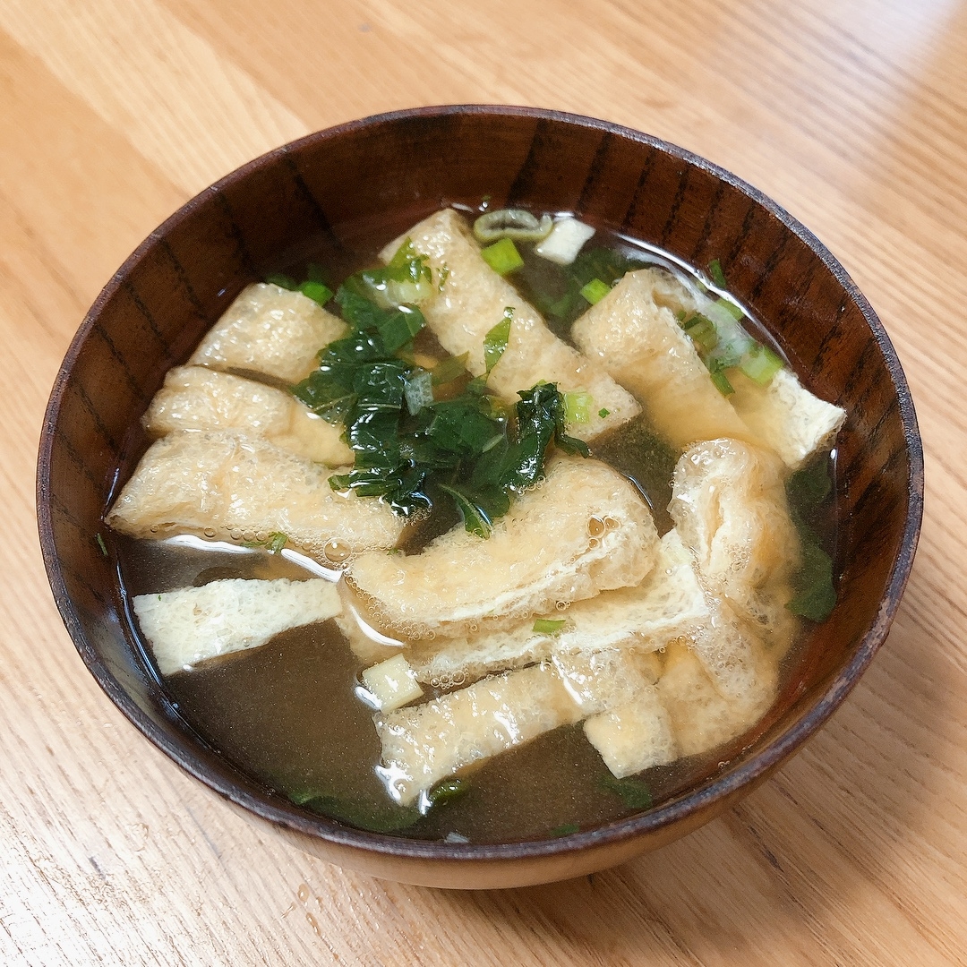 すぐできる！油揚げと大葉の味噌汁