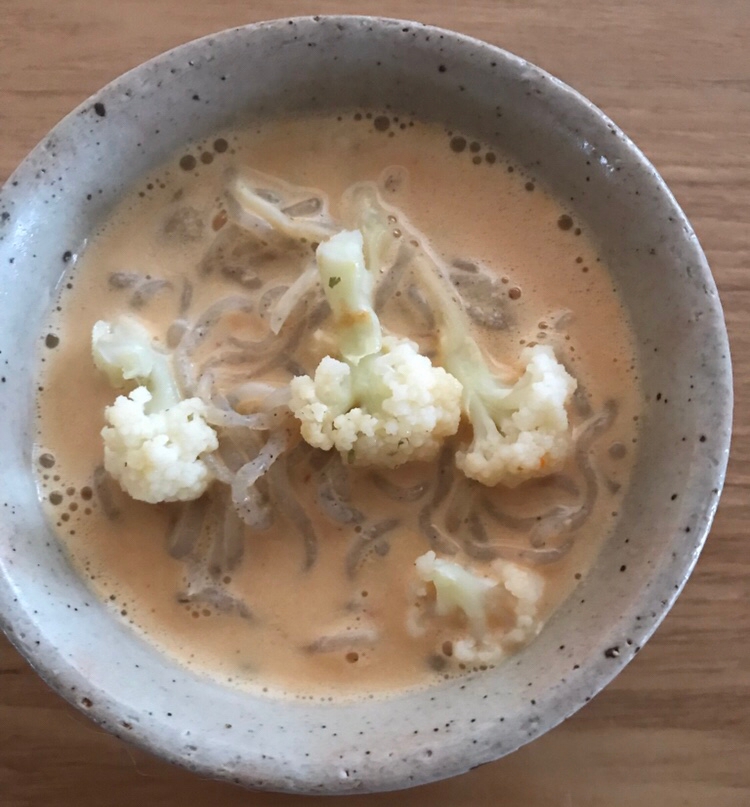 糸こんにゃくでカリフラワー豆乳キムチラーメン風