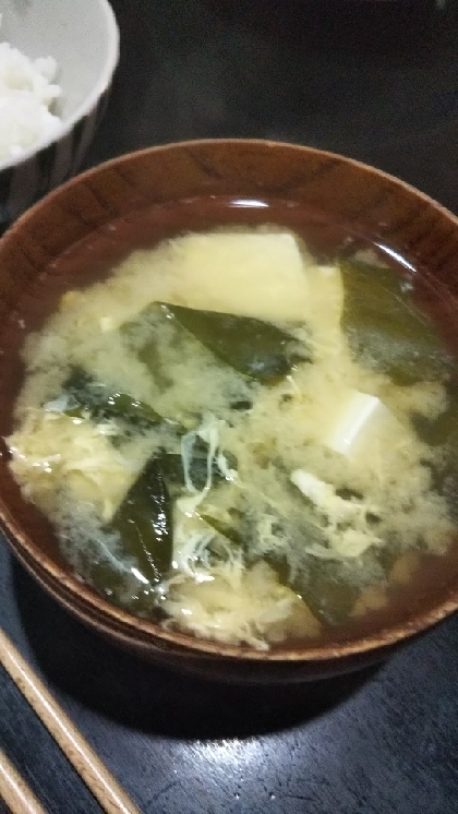 ふんわり玉子がおいしいです！余り物のお豆腐もいれちゃいました！