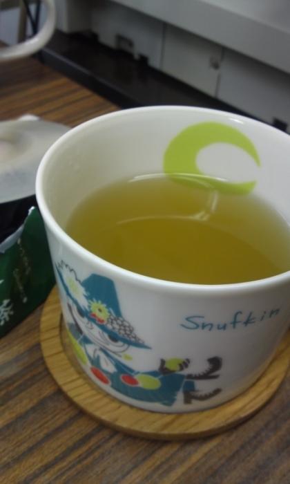 緑茶と蜂蜜、合うんですねー。グリーンティーみたいな味で、美味しかったです。
