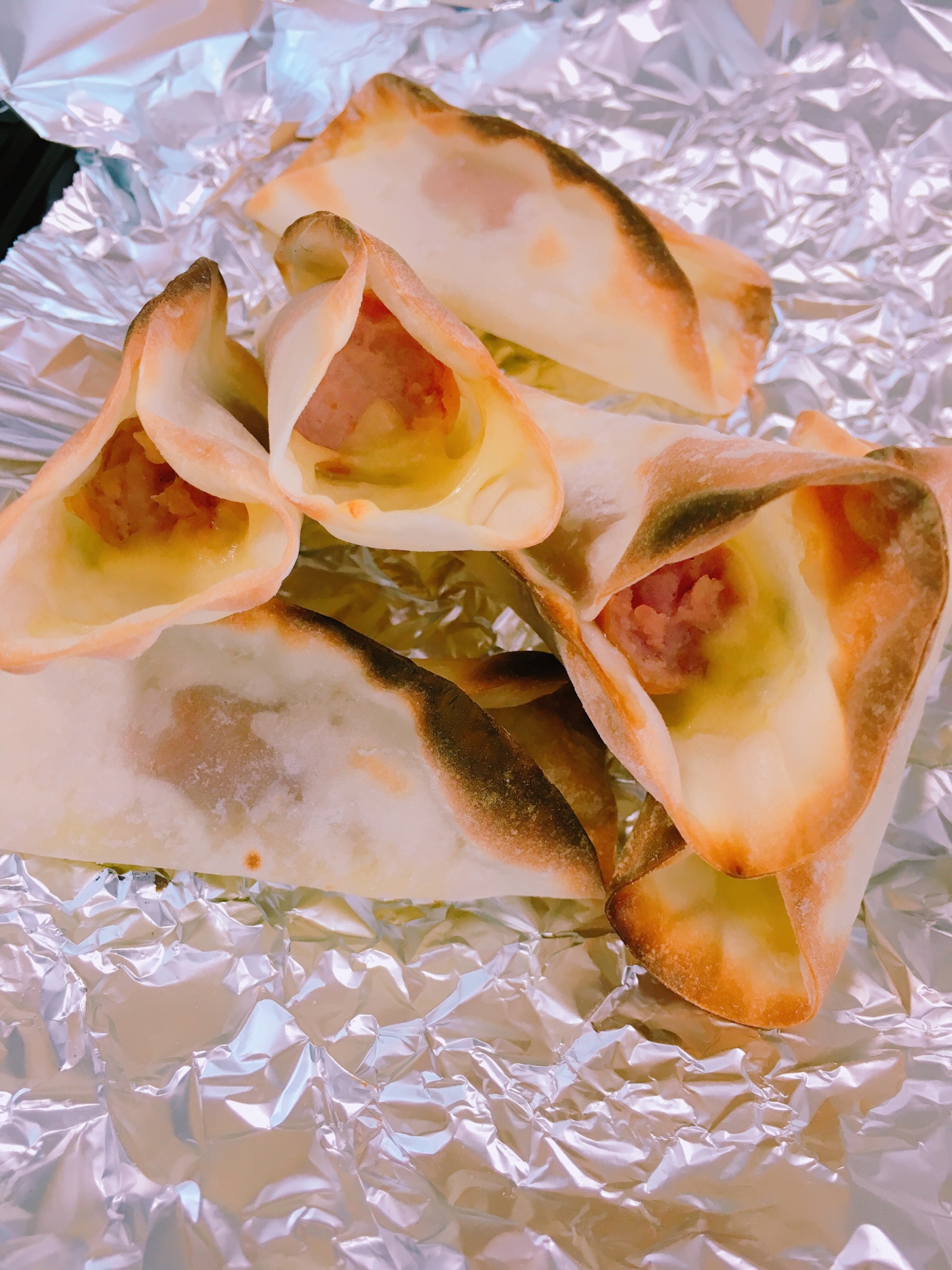 1分☆餃子の皮で包みピザ 〜チーズ&ウインナー