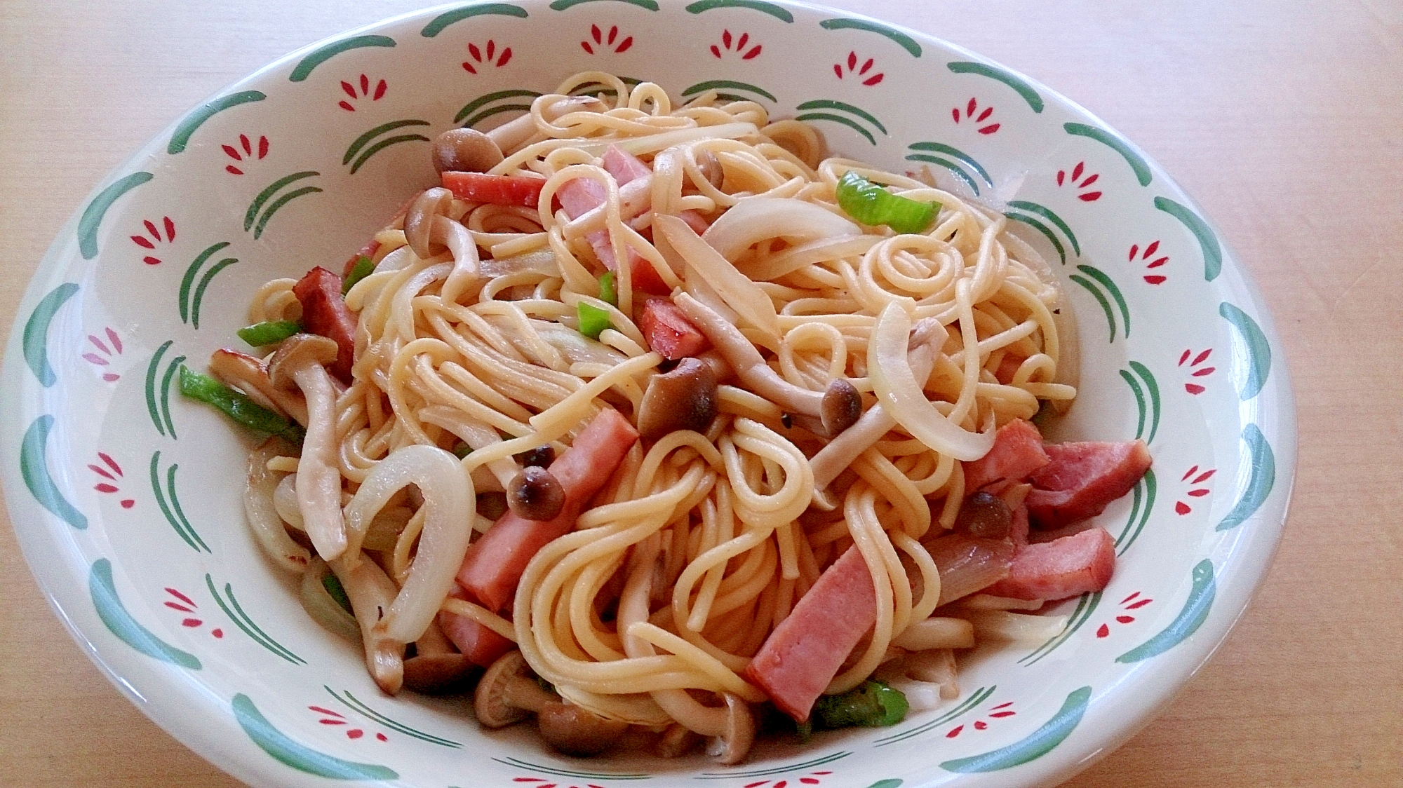 しめじとハムの和風バター正油パスタ