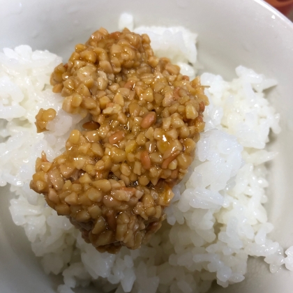 ガーリックパウダー入り納豆ごはん