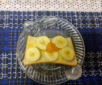 バナナとマーマレードのシナモンチーズトースト