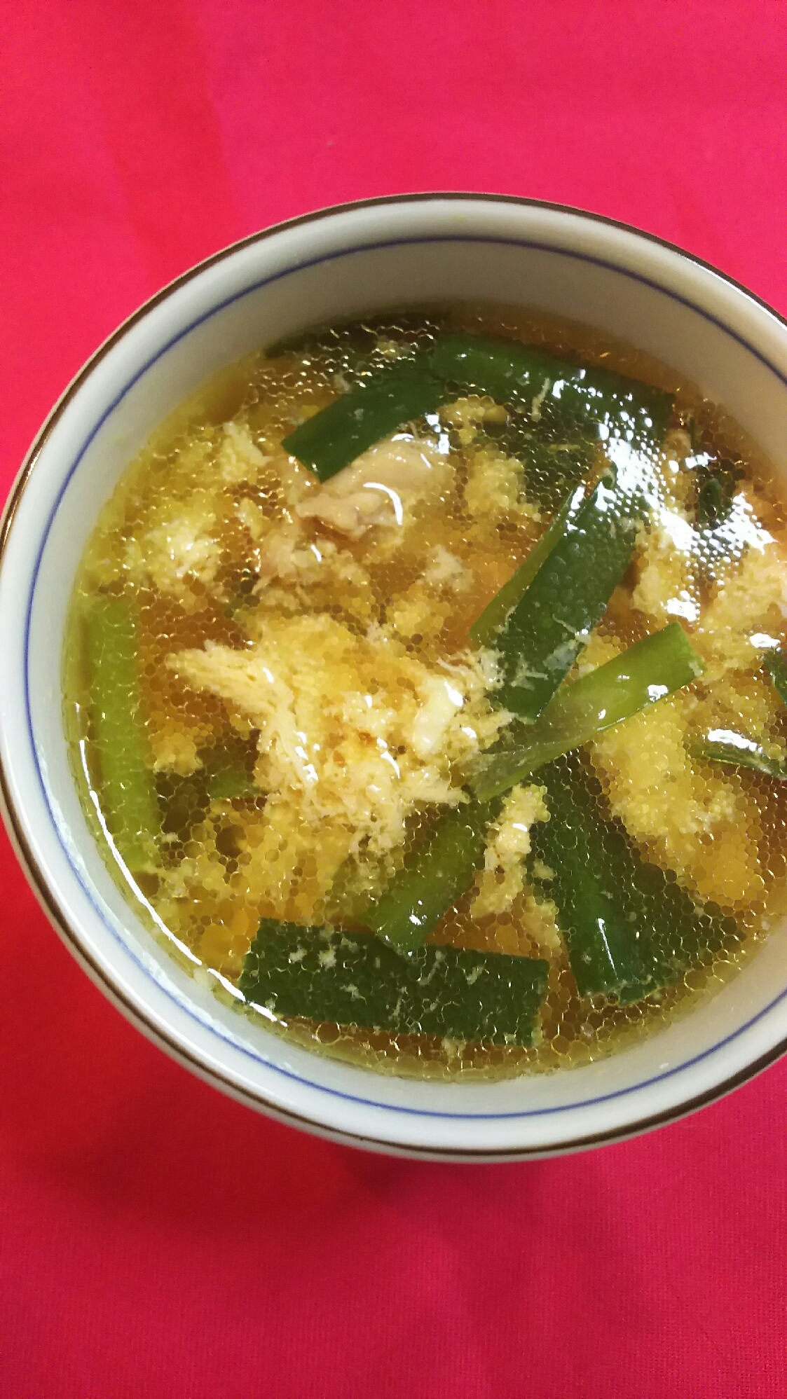 鶏とニラのかき玉スープ レシピ 作り方 By アヤト飯 楽天レシピ