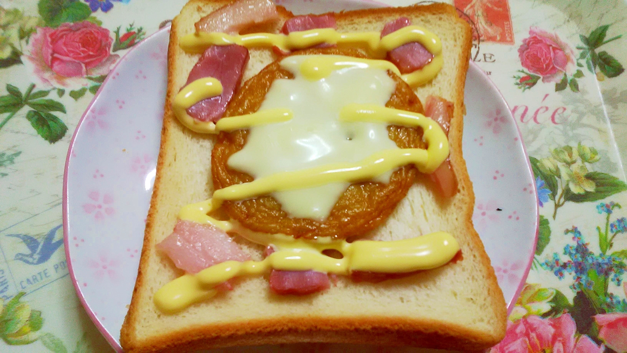 丸天とベーコンのチーズマヨトースト
