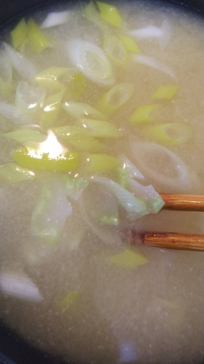 ブロッコリーの茎と白葱の味噌汁