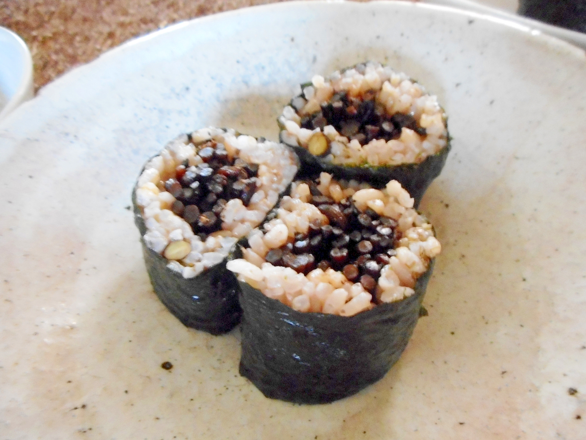 梅ひじきの海苔巻き レシピ 作り方 By Mococo05 楽天レシピ 梅ひじきの海苔巻き レシピ 作り方 By Mococo05 楽天レシピ