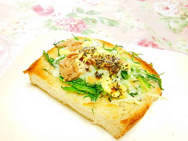 ❤水菜とツナのマヨネーズチーズ・バジル・トースト❤