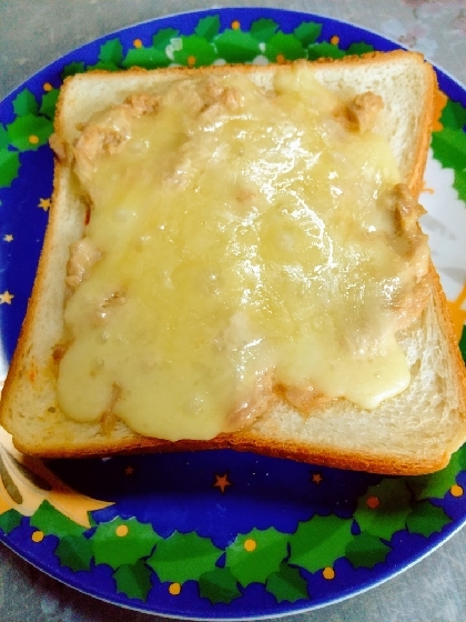 ツナチーズトースト作りました。とってもおいしかったです！