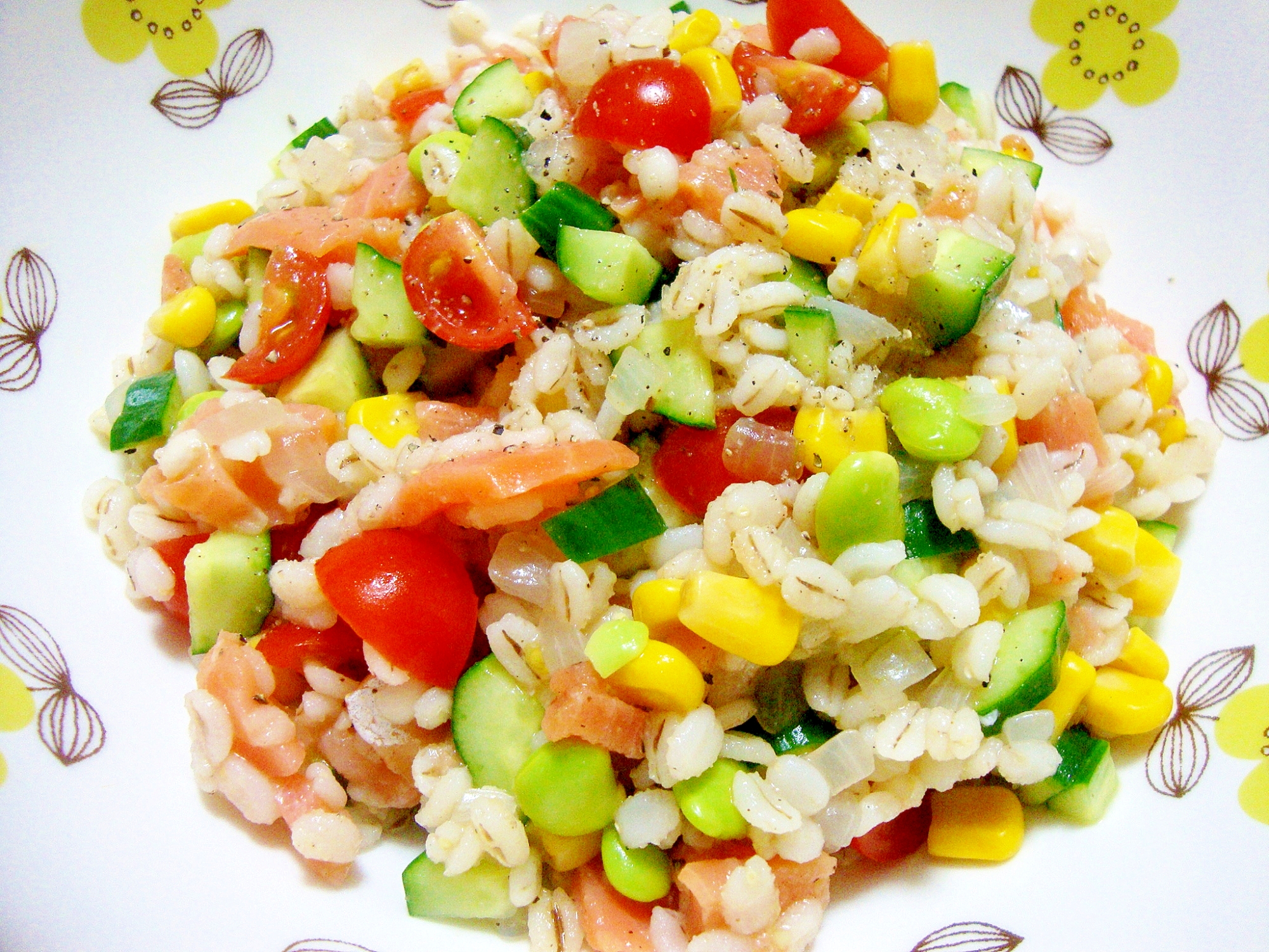 ぷちぷち食感!押し麦の野菜タップリサラダ
