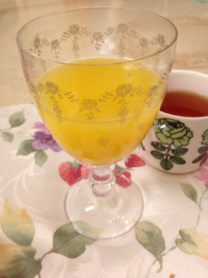 フルーティーな味わい オレンジジュース入り白ワイン レシピ 作り方 By こあくま527 楽天レシピ フルーティーな味わい オレンジジュース入り白ワイン レシピ 作り方 By こあくま527 楽天レシピ