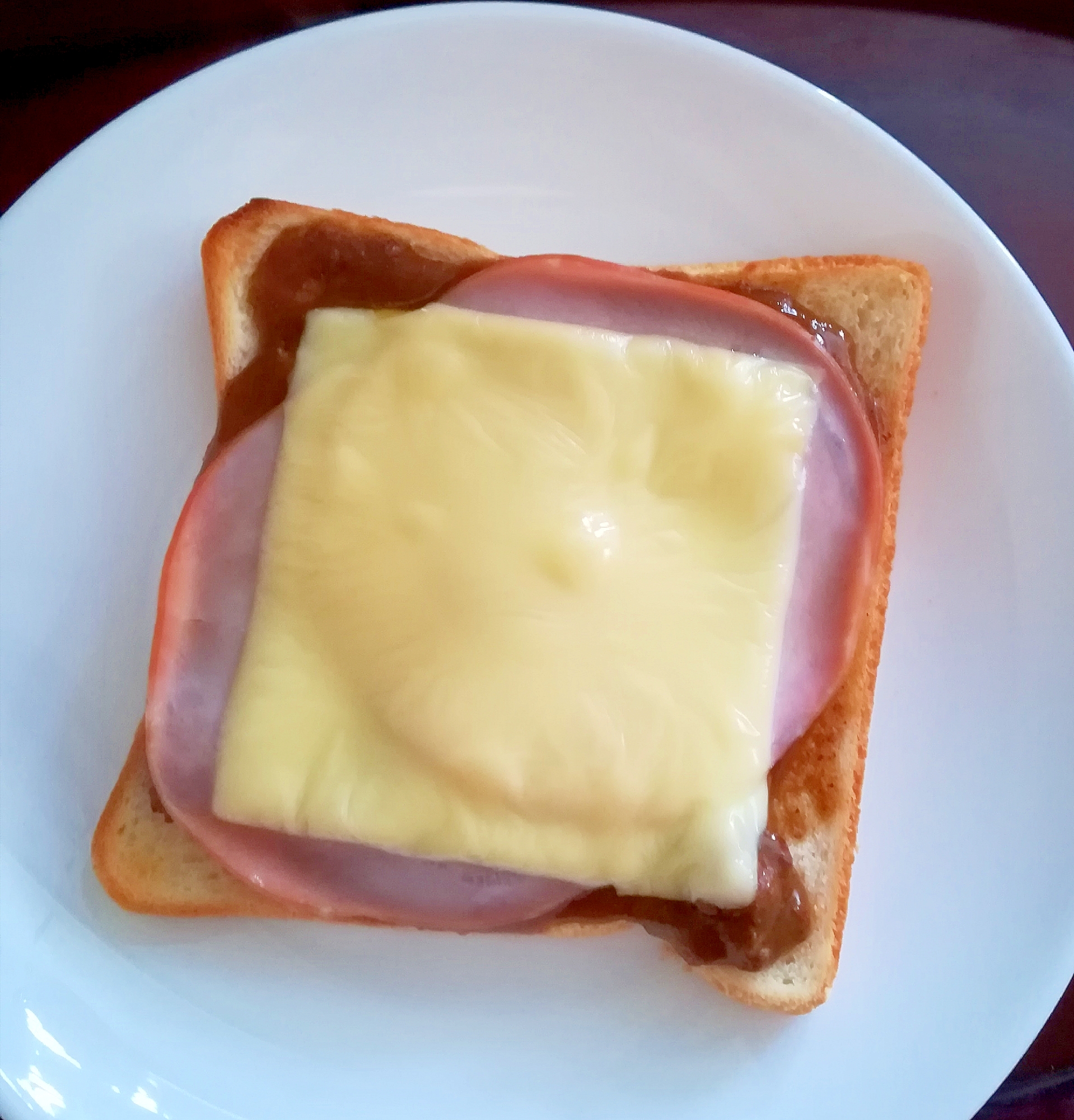 簡単ランチ☆ハム＆チーズのカレートースト