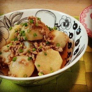 里芋とひき肉のほくほく煮物