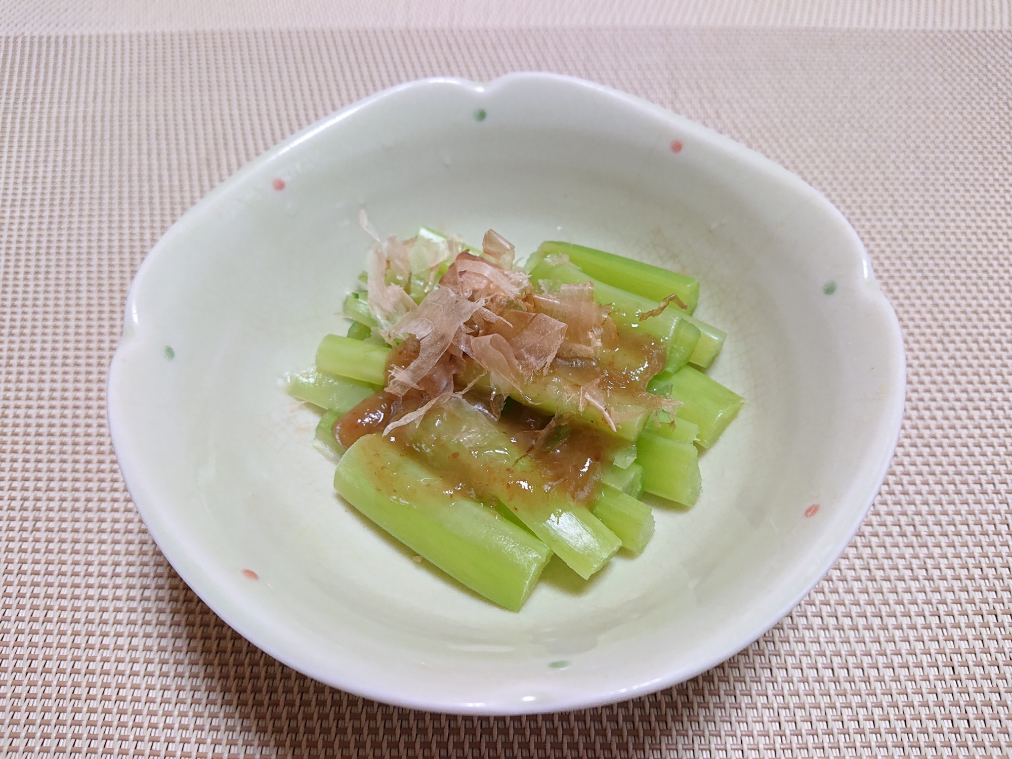 食べきり野菜☆大根の茎の梅ソースがけ