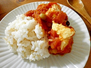 豆と豆腐のトマト煮込み