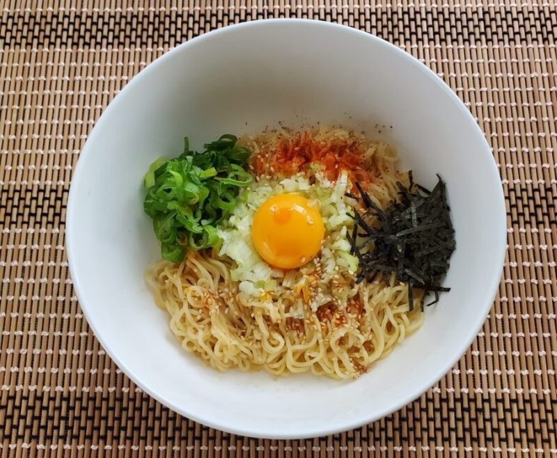 インスタントラーメンで作る簡単油そば