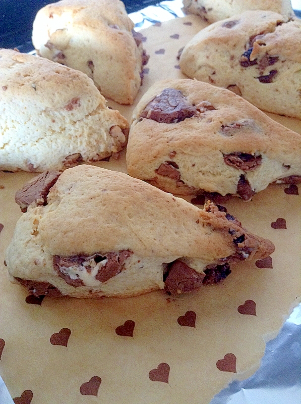 スタバ風 Hmで30分 ナッツとチョコのスコーン レシピ 作り方 By ぴーちゃん3279 楽天レシピ