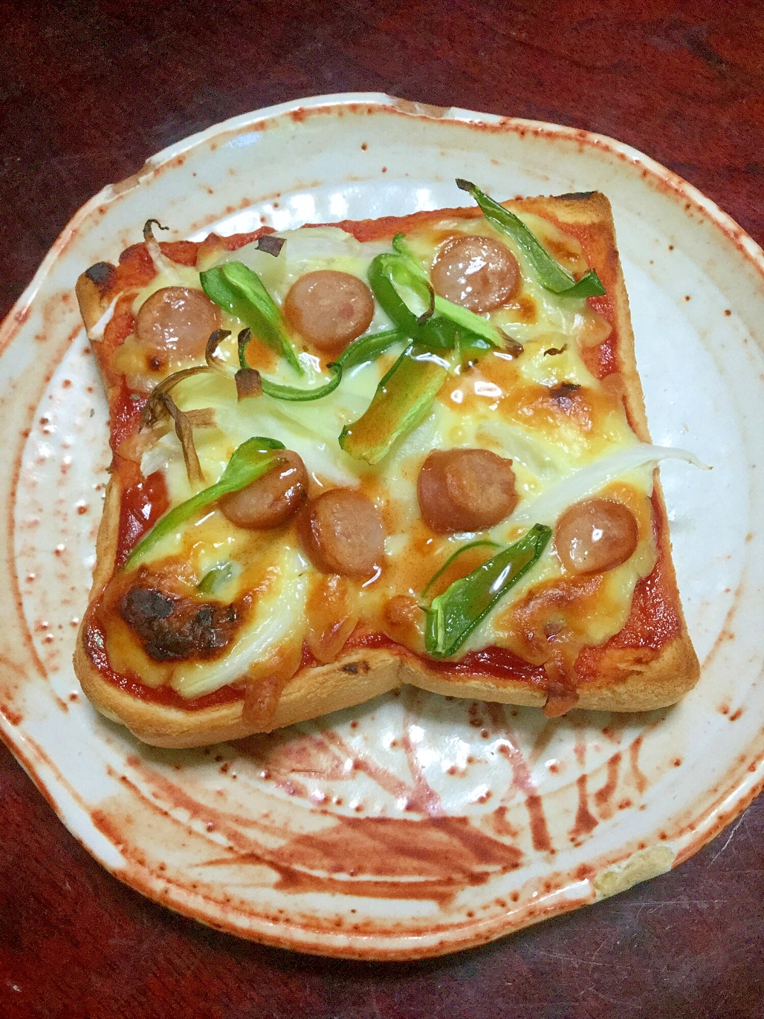 ウインナーのピザトースト＠ケイジャンスパイス風味。 レシピ・作り方