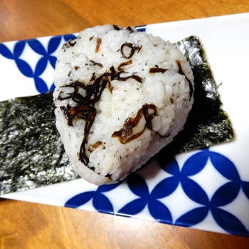 肝心の白ダシが無いままだけど、珍しく板海苔を使ったお握りを美味しく食べた❤・・❤すりごまの方が消化がいいみたい♪ご馳走様でした♡