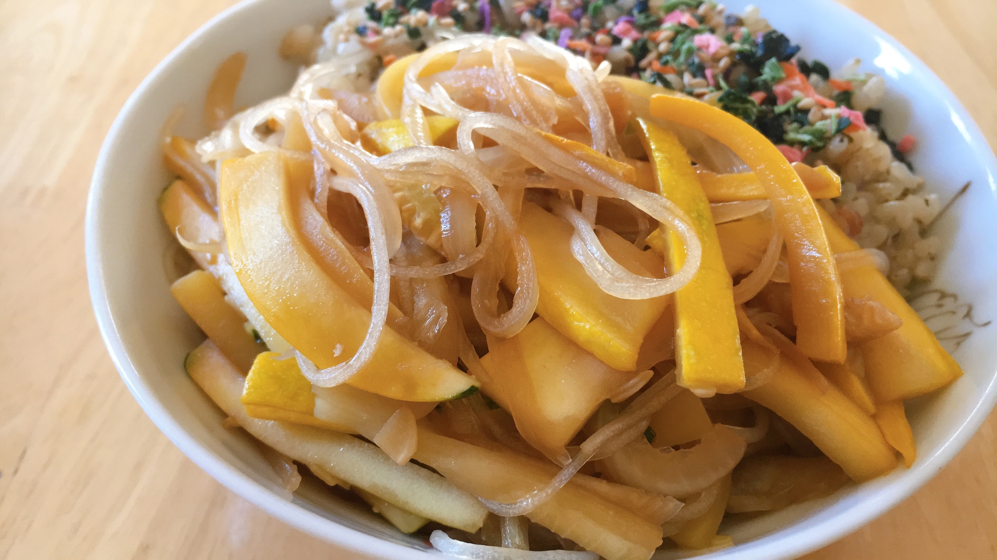 甘味料なし♪ズッキーニと玉ねぎの甘酢春雨炒め