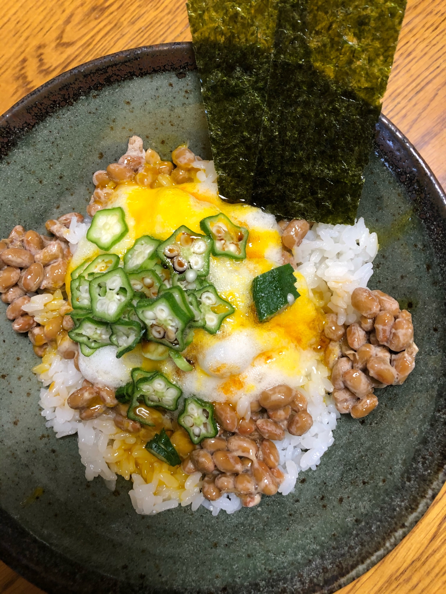 夏バテ対策　納豆オクラ山芋卵かけネバネバのっけ丼