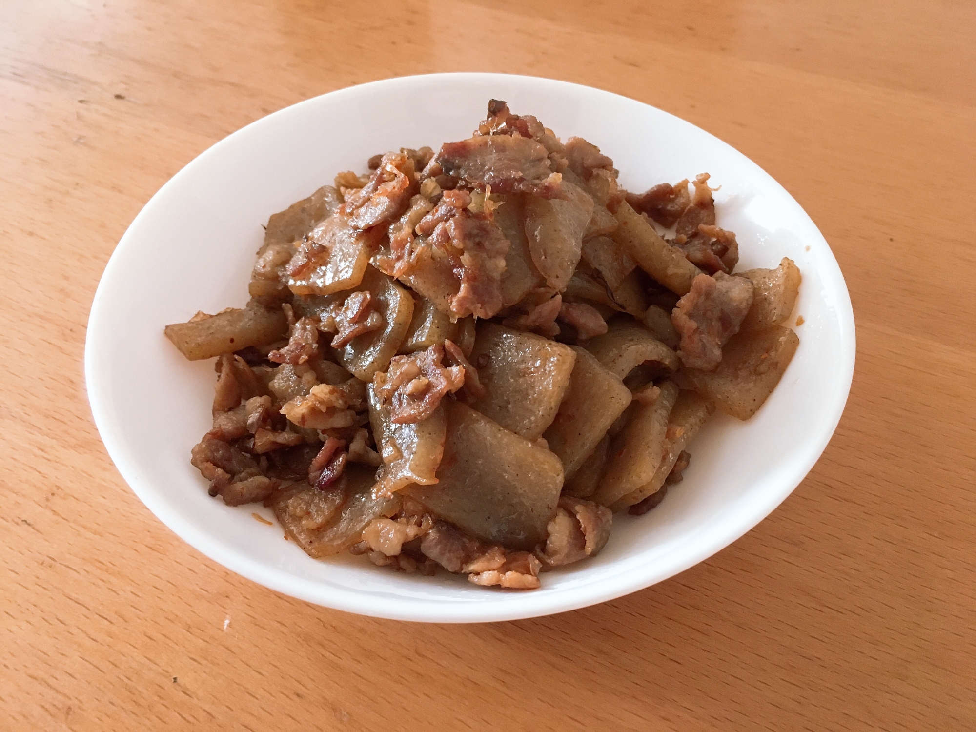 お弁当にも♪こんにゃくと豚肉の炒め物