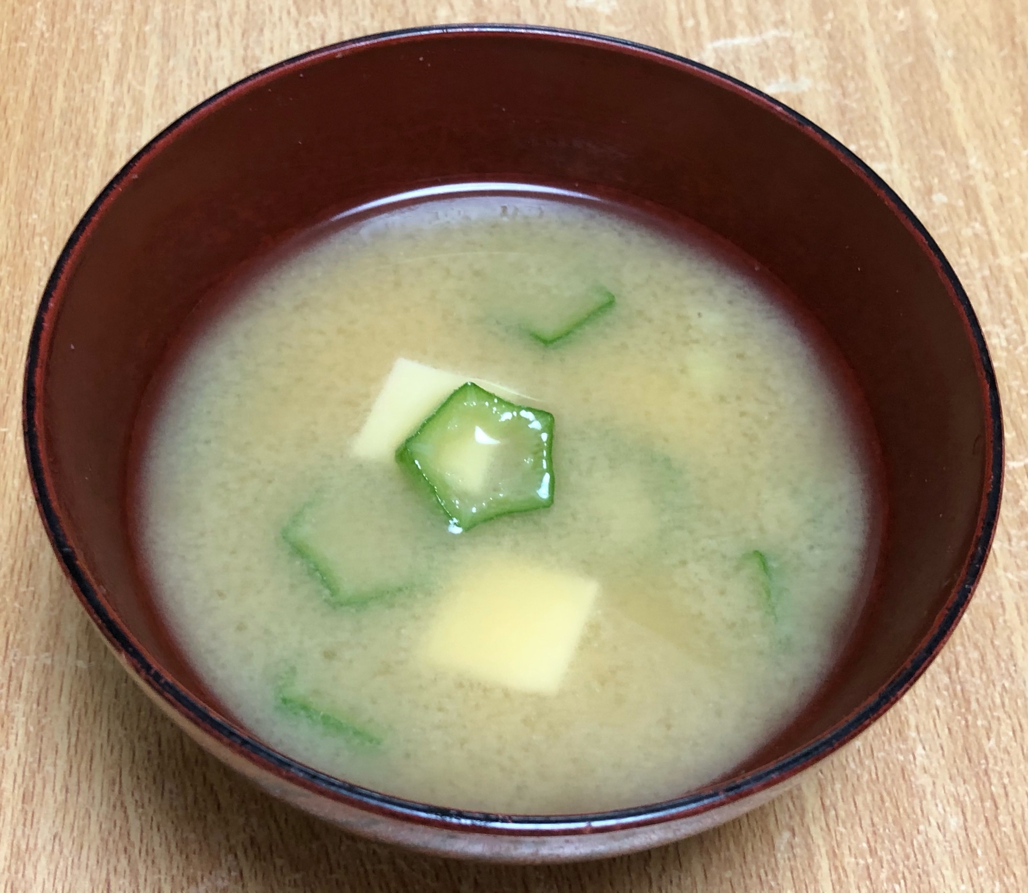 おくらと豆腐のお味噌汁