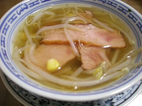 焼き豚・もやし・コーンの中華風スープ