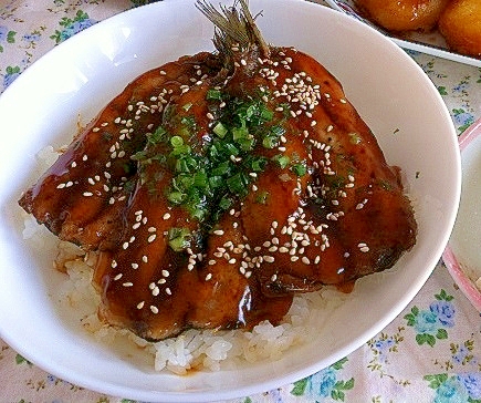 タレが美味しい☆いわしの蒲焼丼