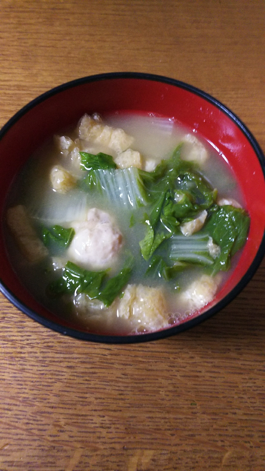 鶏団子としろ菜と揚げのお味噌汁