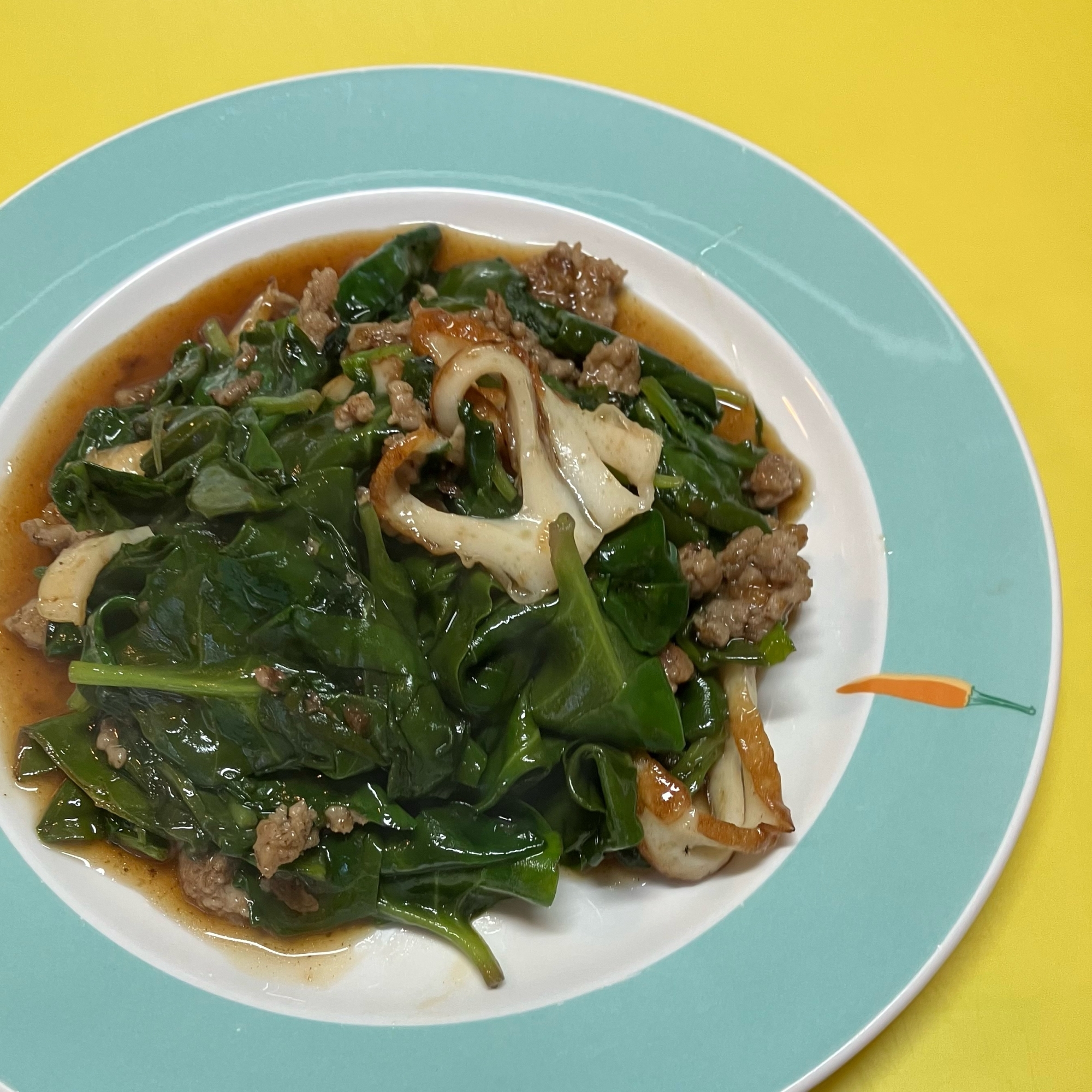 家庭菜園の《おかわかめと挽肉の炒め物》