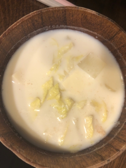 やさしい味わい☆豆腐と白菜の和風ミルクスープ