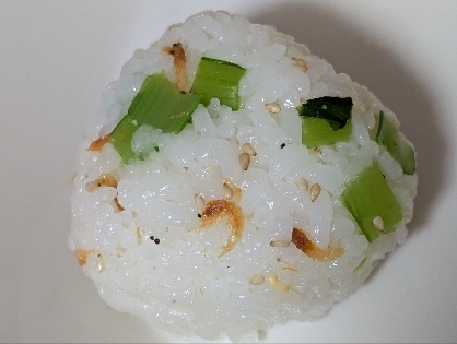 あみえびと小松菜のおにぎり