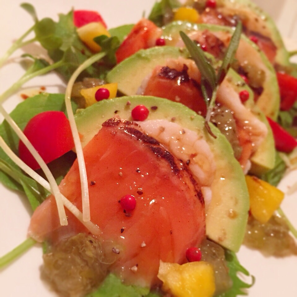 スモークサーモンとホタテとアボカドの前菜 レシピ 作り方 By めぐめぐのめぐ 楽天レシピ スモークサーモンとホタテとアボカドの前菜 レシピ 作り方 By めぐめぐのめぐ 楽天レシピ